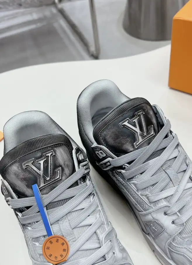 hype Louis Vuitton Sneakers