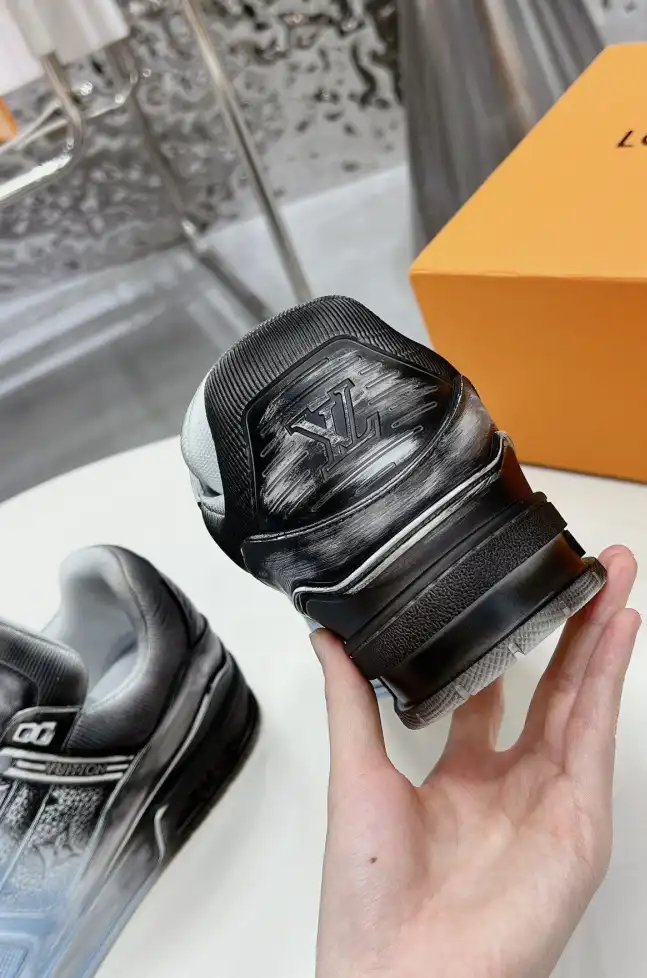 hype Louis Vuitton Sneakers