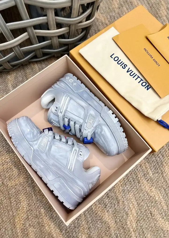 hype Louis Vuitton Sneakers