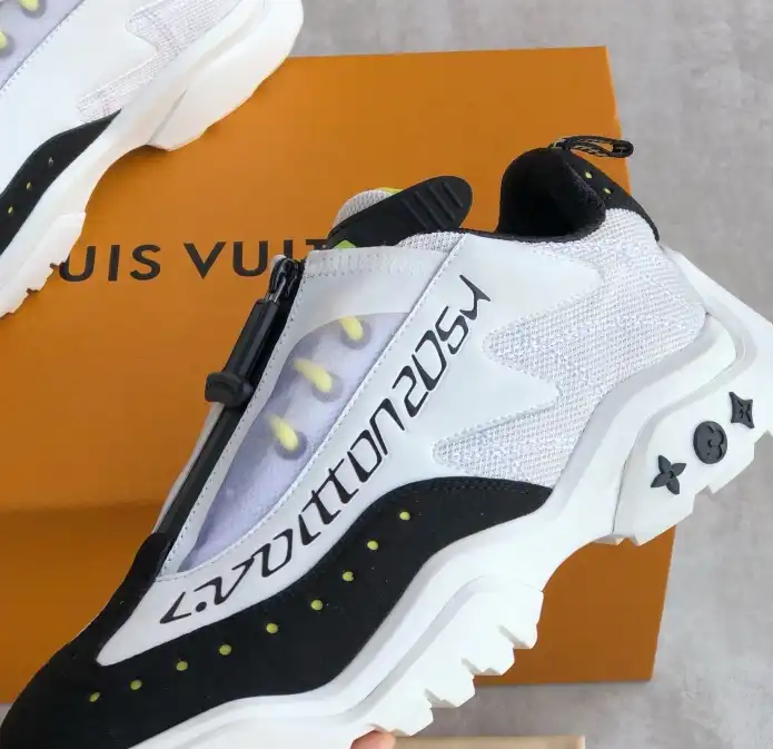 hype Louis Vuitton Sneakers