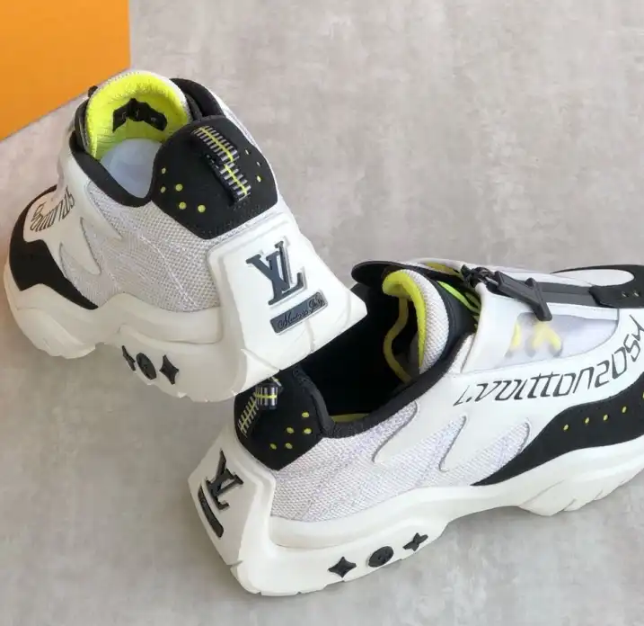 hype Louis Vuitton Sneakers