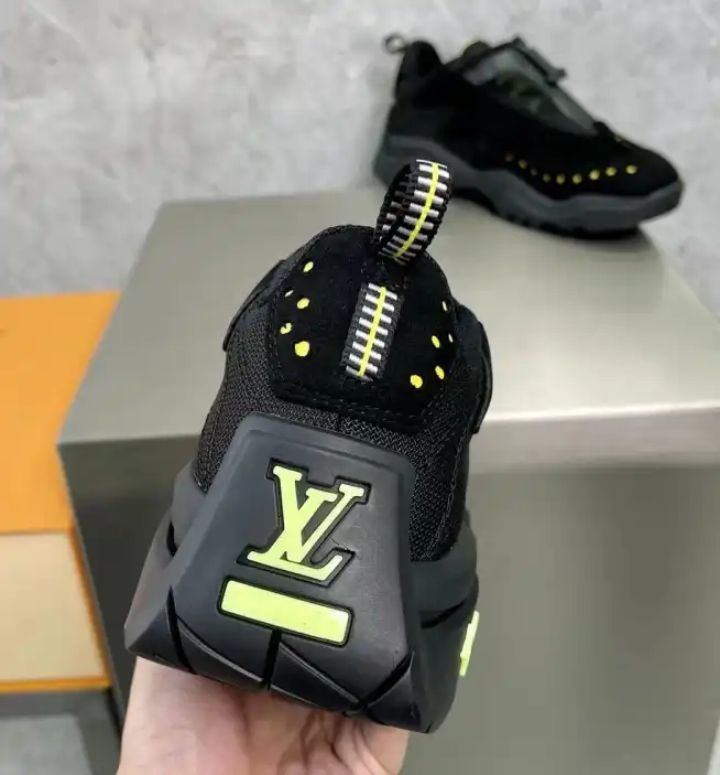 hype Louis Vuitton Sneakers