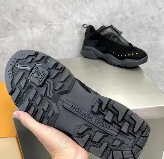 hype Louis Vuitton Sneakers