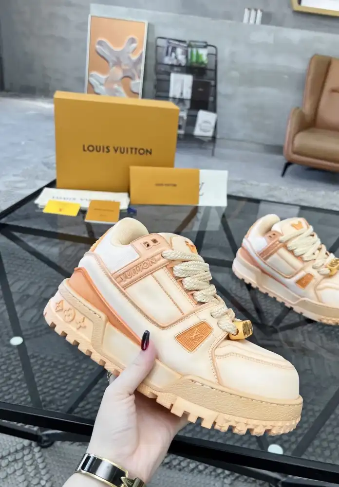 hype Louis Vuitton Sneakers