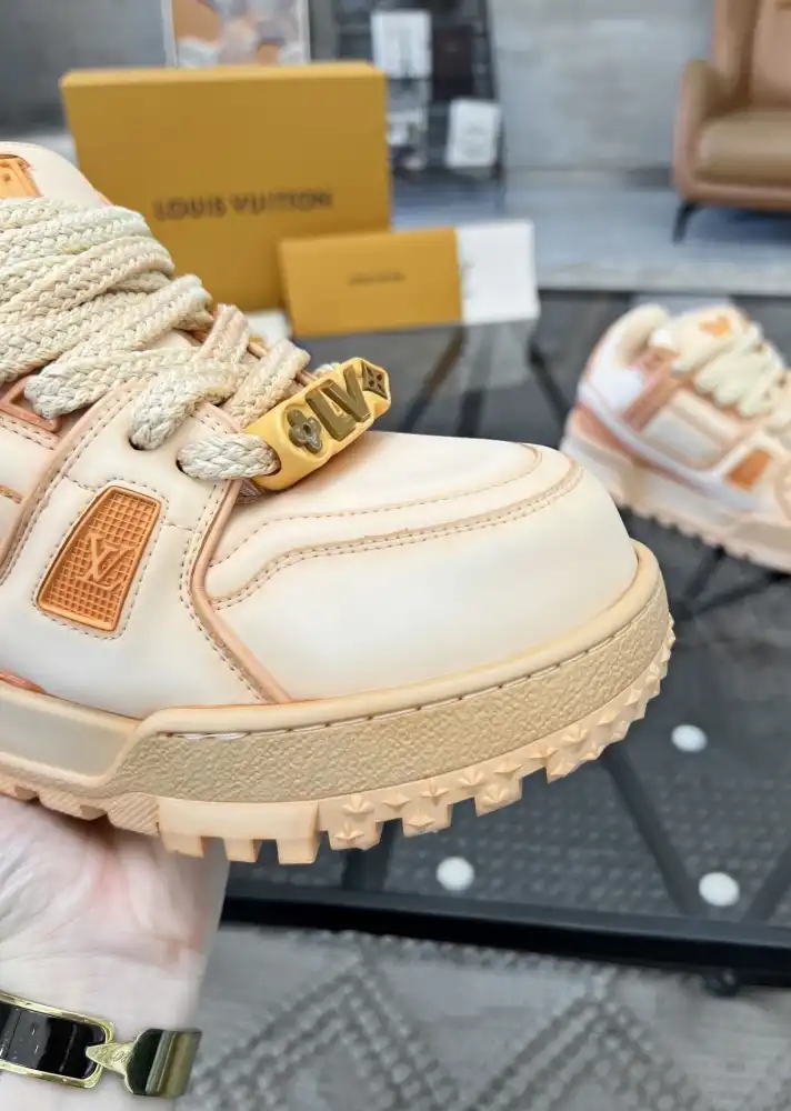 hype Louis Vuitton Sneakers