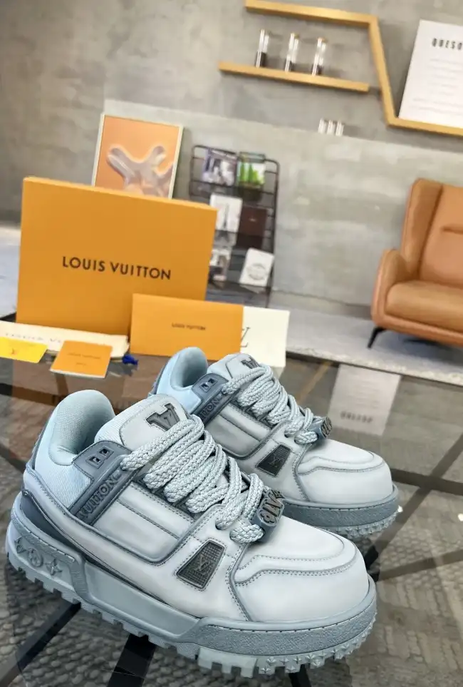 hype Louis Vuitton Sneakers