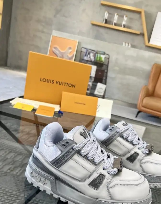 hype Louis Vuitton Sneakers