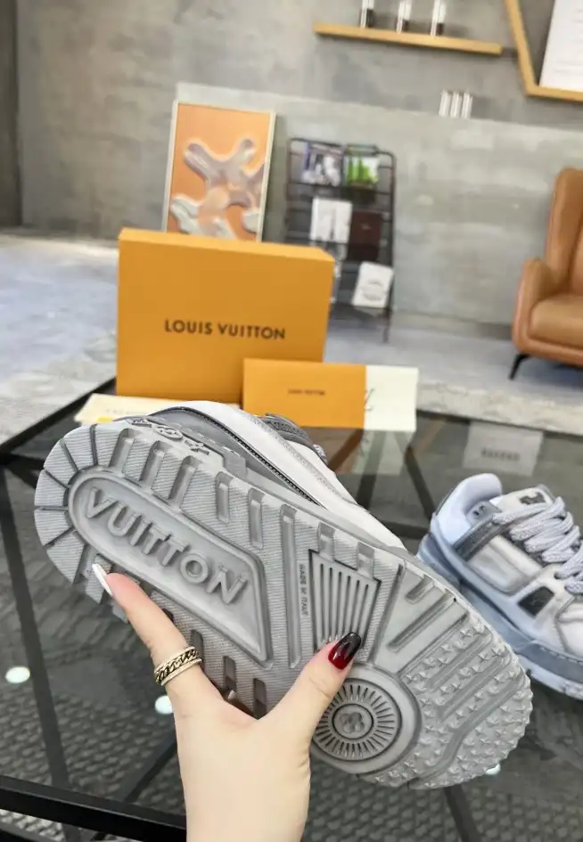 hype Louis Vuitton Sneakers