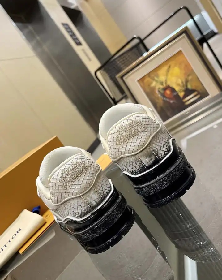 hype Louis Vuitton Sneakers