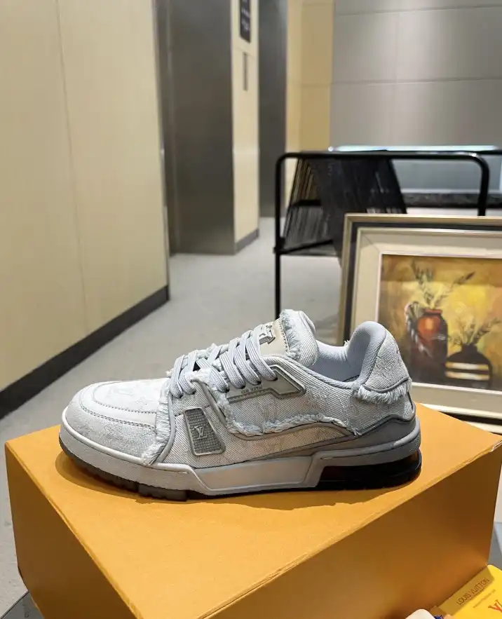 hype Louis Vuitton Sneakers