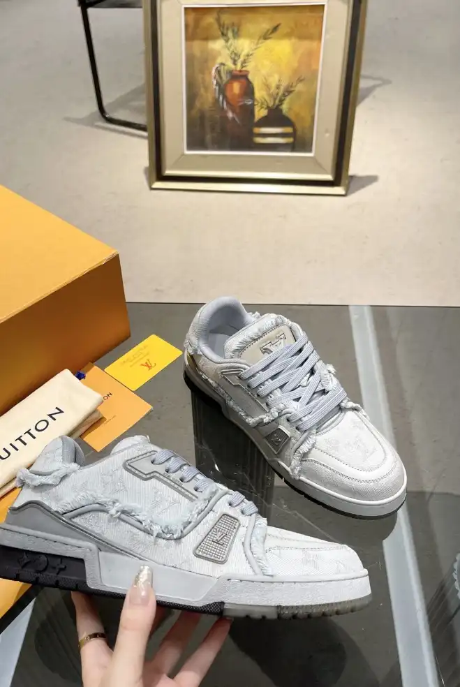 hype Louis Vuitton Sneakers