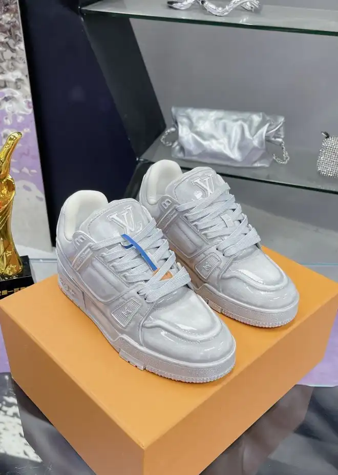 hype Louis Vuitton Sneakers