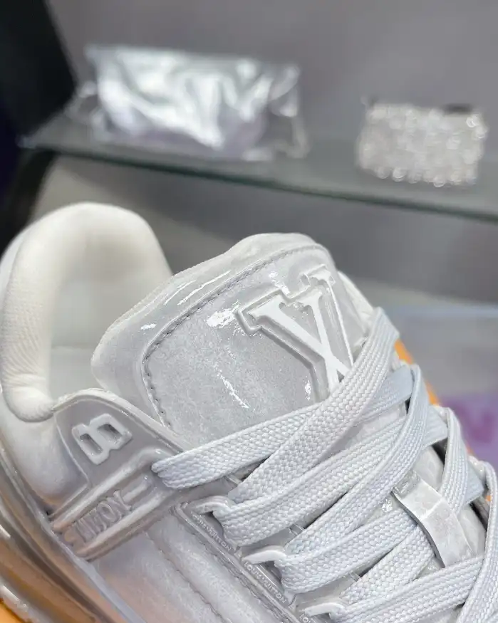 hype Louis Vuitton Sneakers