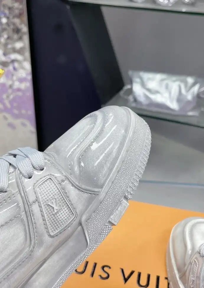 hype Louis Vuitton Sneakers