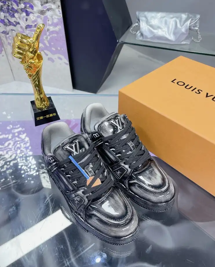 hype Louis Vuitton Sneakers