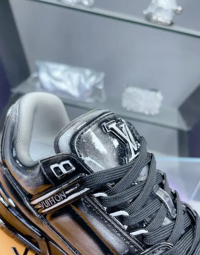 hype Louis Vuitton Sneakers