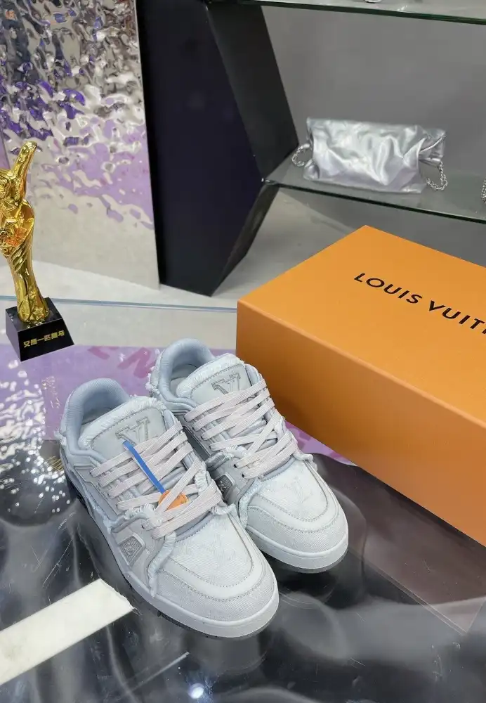 hype Louis Vuitton Sneakers