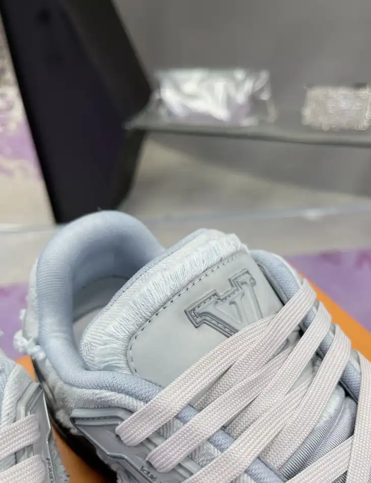 hype Louis Vuitton Sneakers