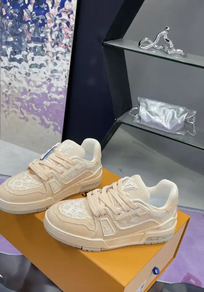 hype Louis Vuitton Sneakers