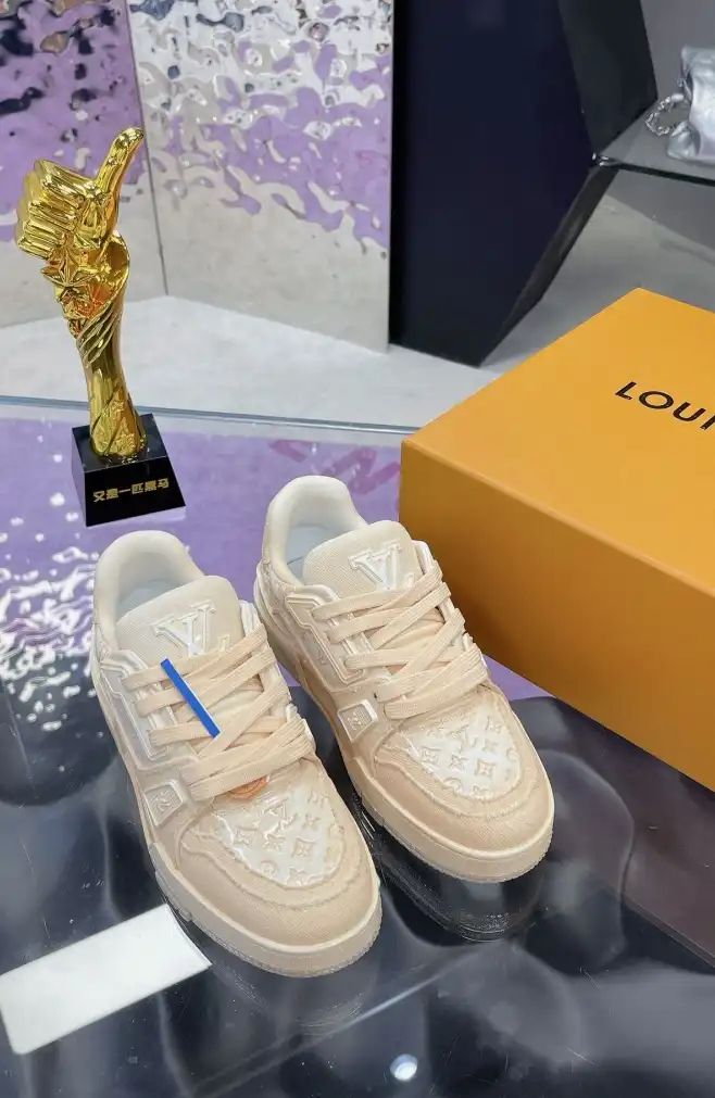 hype Louis Vuitton Sneakers