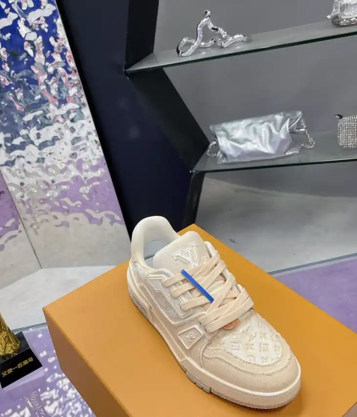 hype Louis Vuitton Sneakers