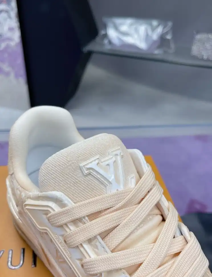 hype Louis Vuitton Sneakers