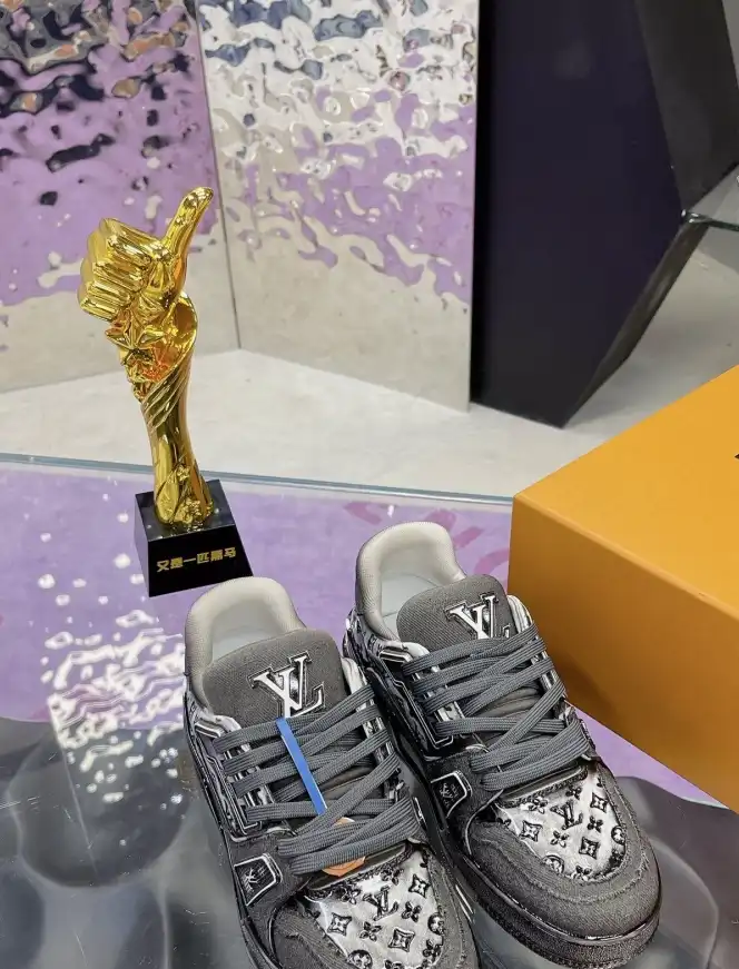 hype Louis Vuitton Sneakers