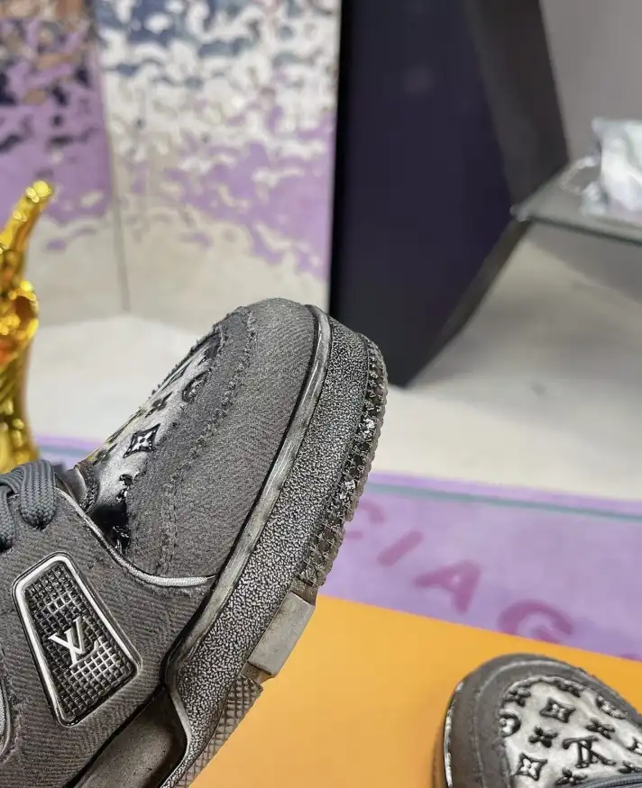 hype Louis Vuitton Sneakers