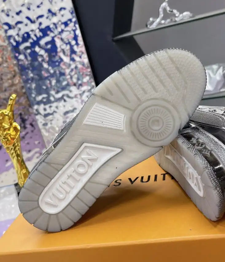 hype Louis Vuitton Sneakers