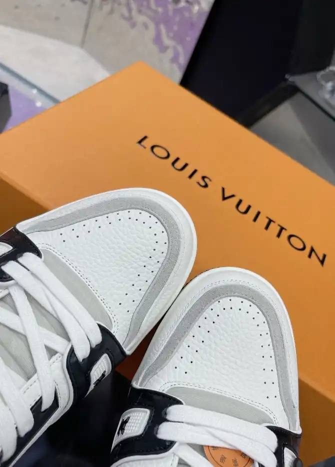 hype Louis Vuitton Sneakers