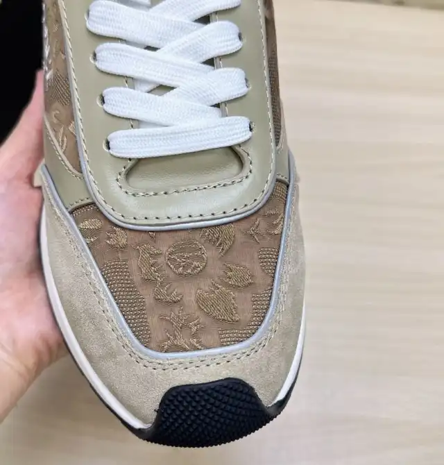 hype Givenchy Sneakers