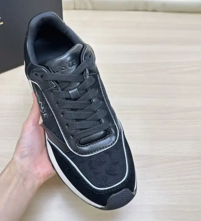 hype Givenchy Sneakers