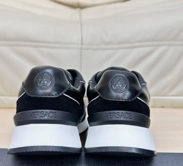 hype Givenchy Sneakers