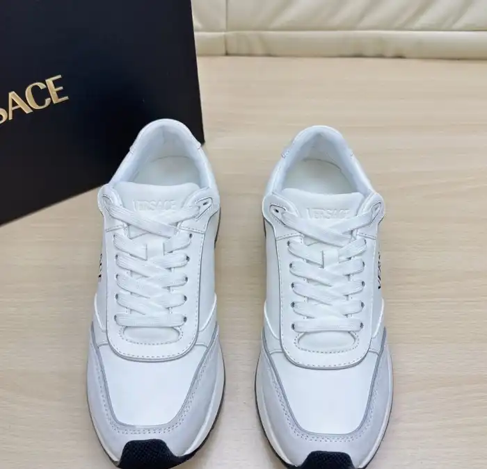 hype Givenchy Sneakers