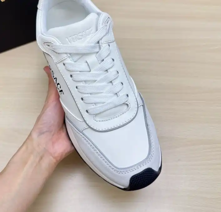 hype Givenchy Sneakers