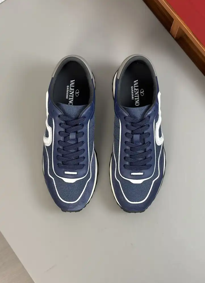 hype Valentino Sneakers