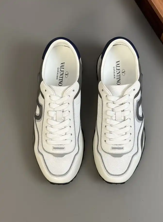 hype Valentino Sneakers