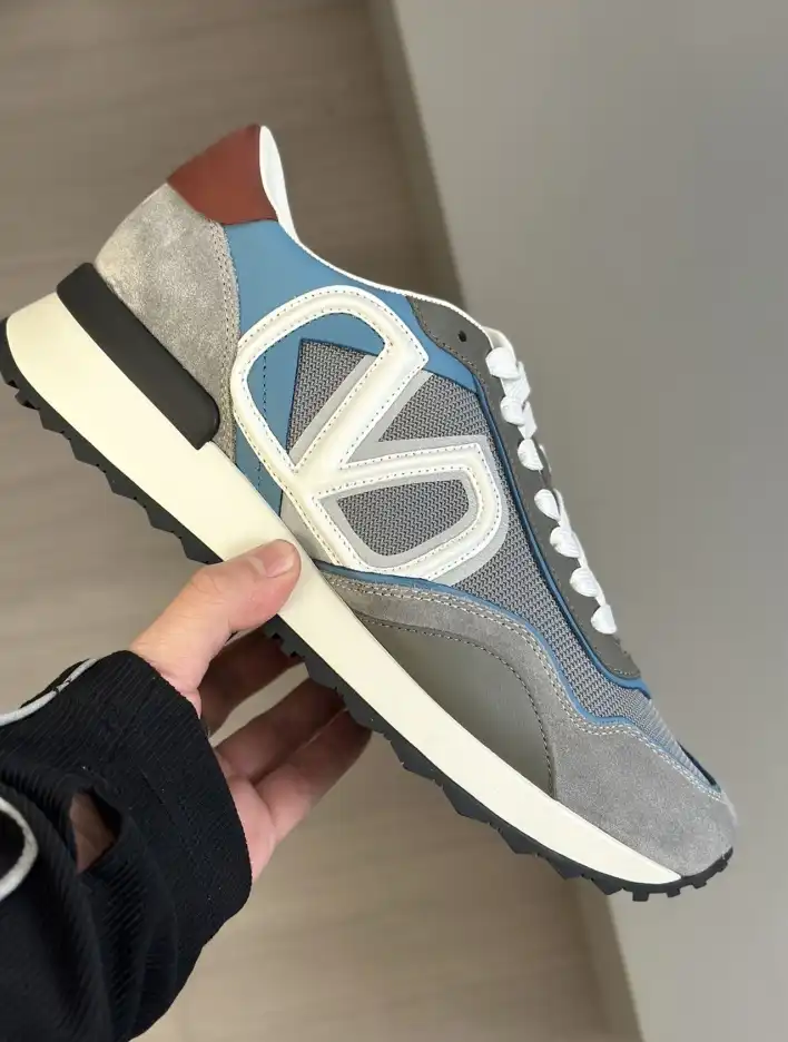 hype Valentino Sneakers