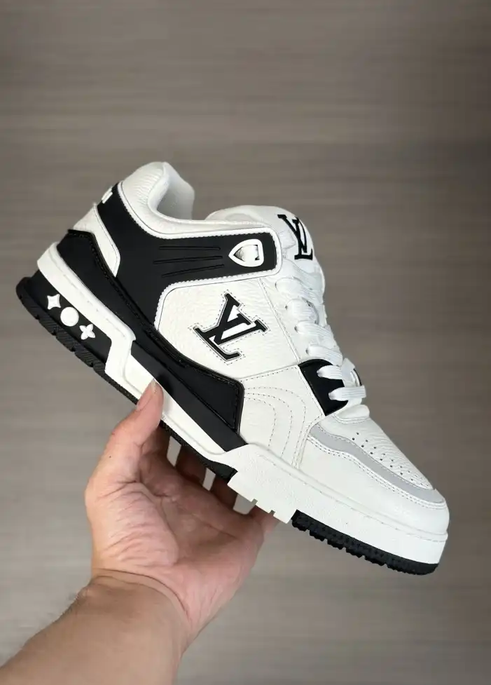 hype Louis Vuitton Sneakers