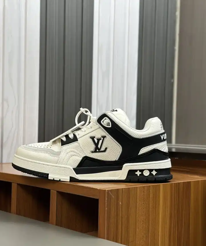 hype Louis Vuitton Sneakers