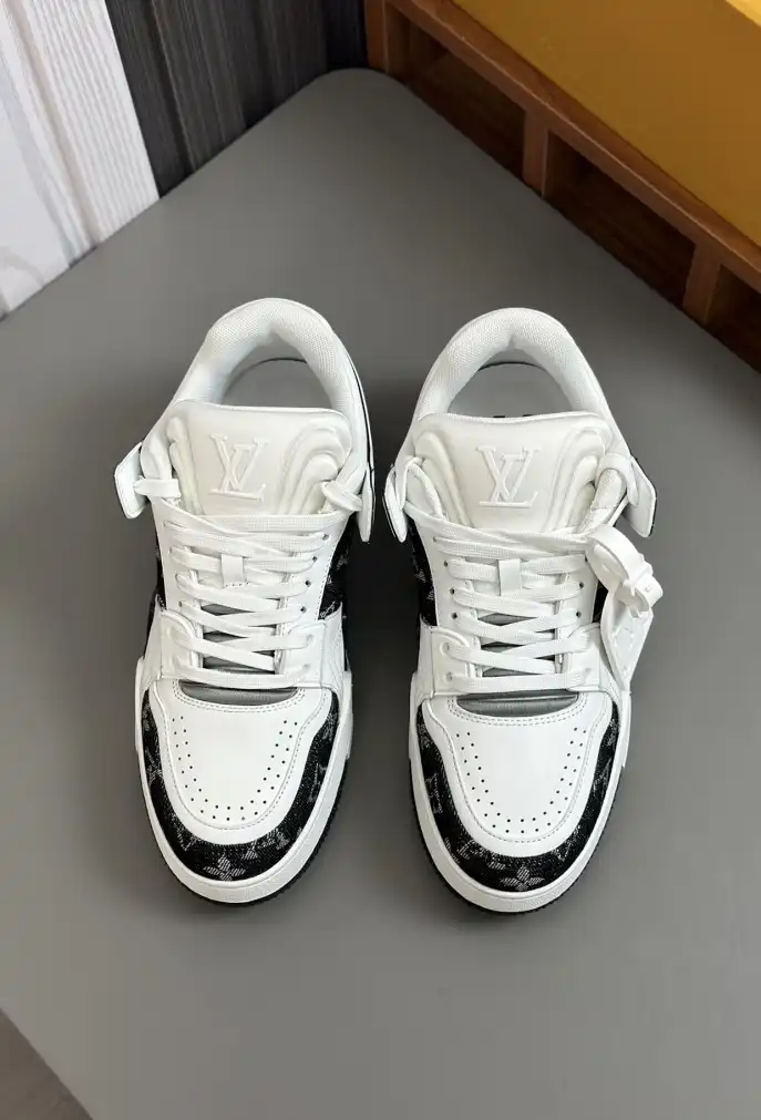 hype Louis Vuitton Sneakers