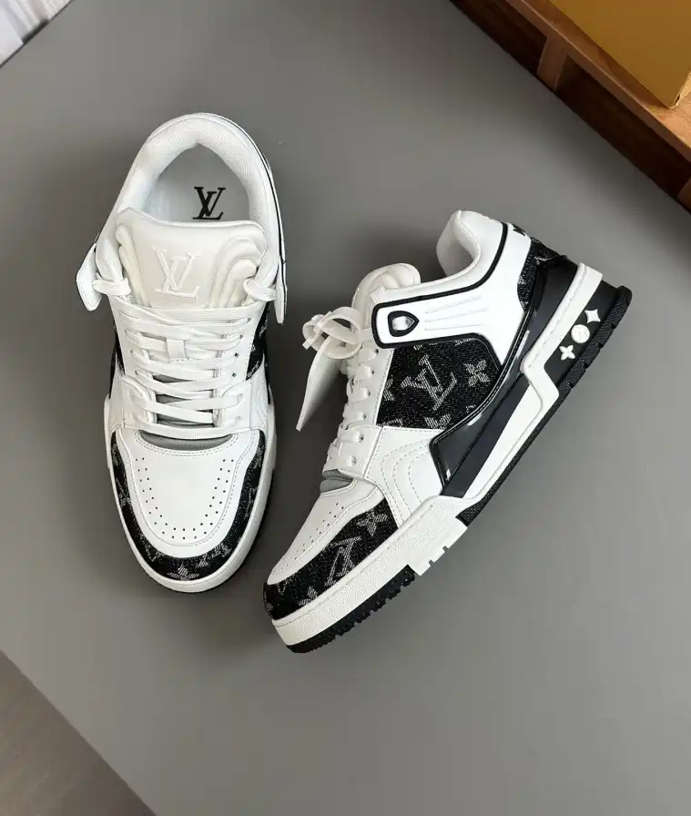 hype Louis Vuitton Sneakers