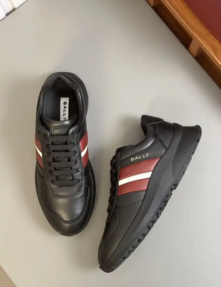 hype Burberry Sneakers