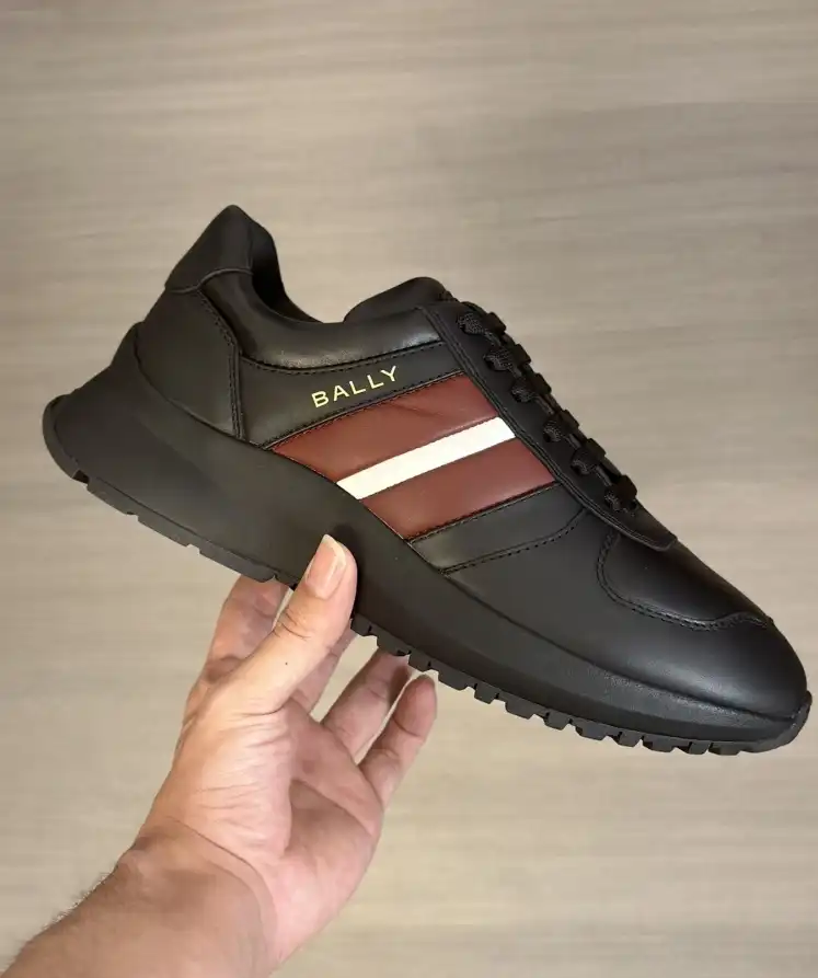 hype Burberry Sneakers