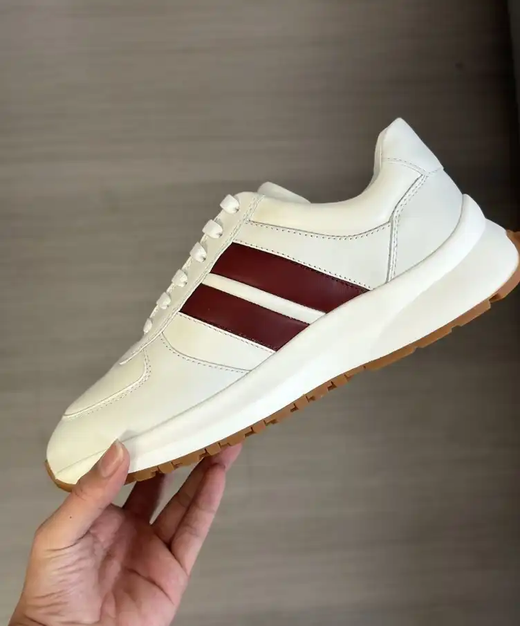 hype Burberry Sneakers