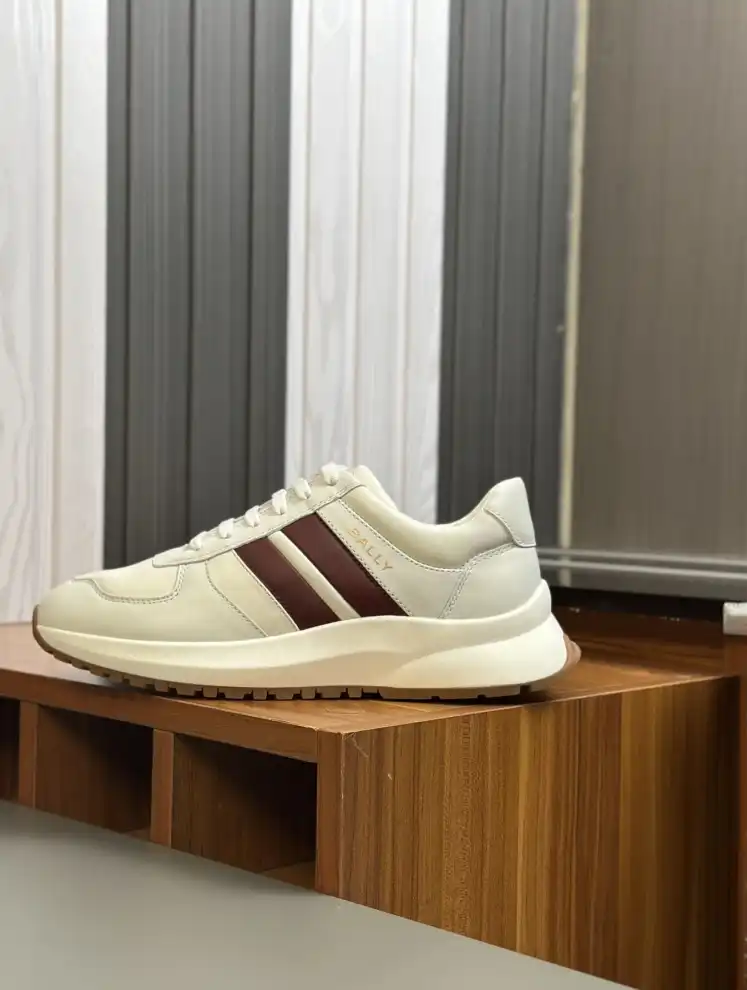 hype Burberry Sneakers