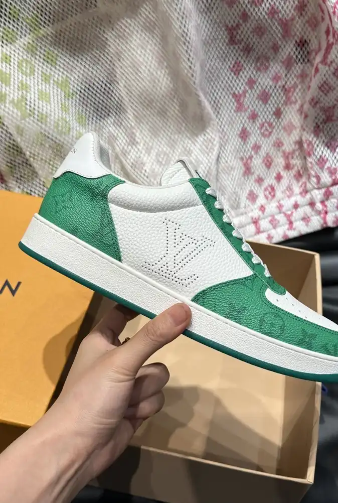 hype Louis Vuitton Sneakers