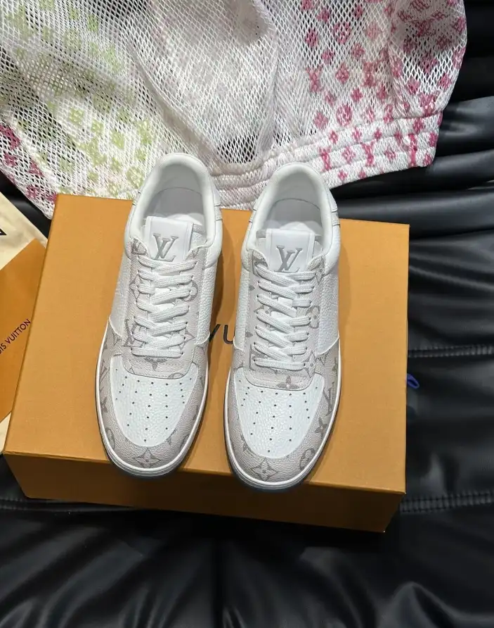 hype Louis Vuitton Sneakers