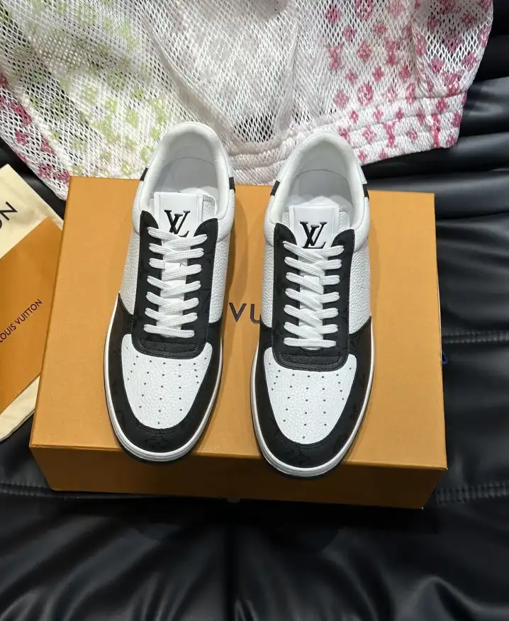 hype Louis Vuitton Sneakers