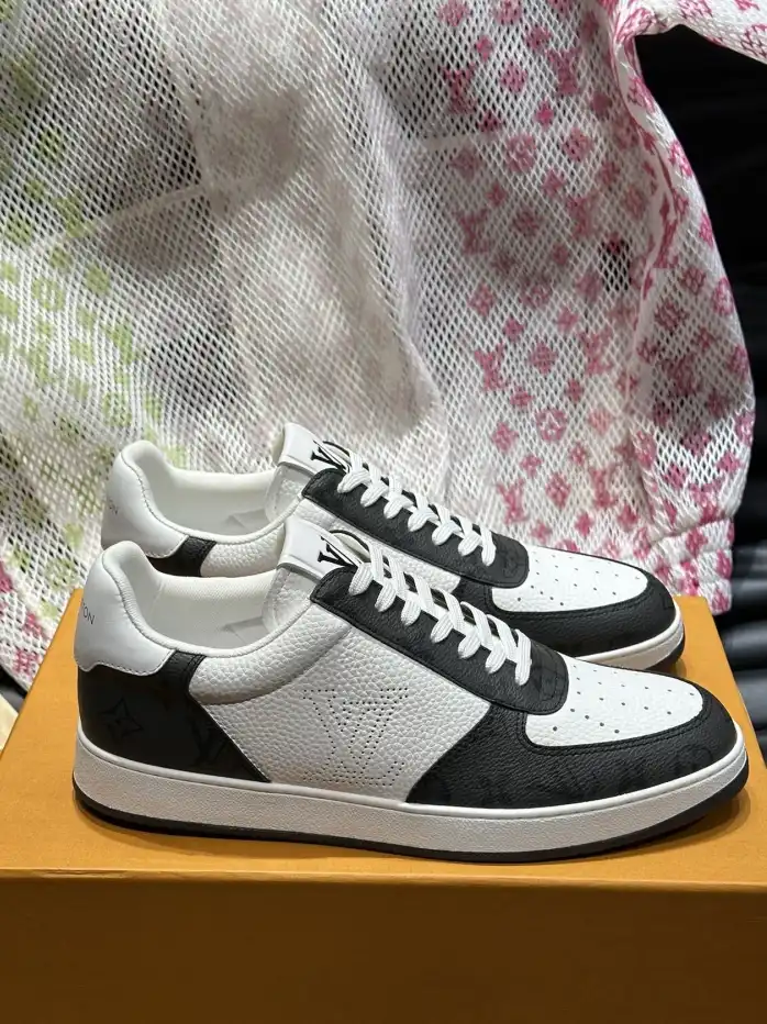 hype Louis Vuitton Sneakers